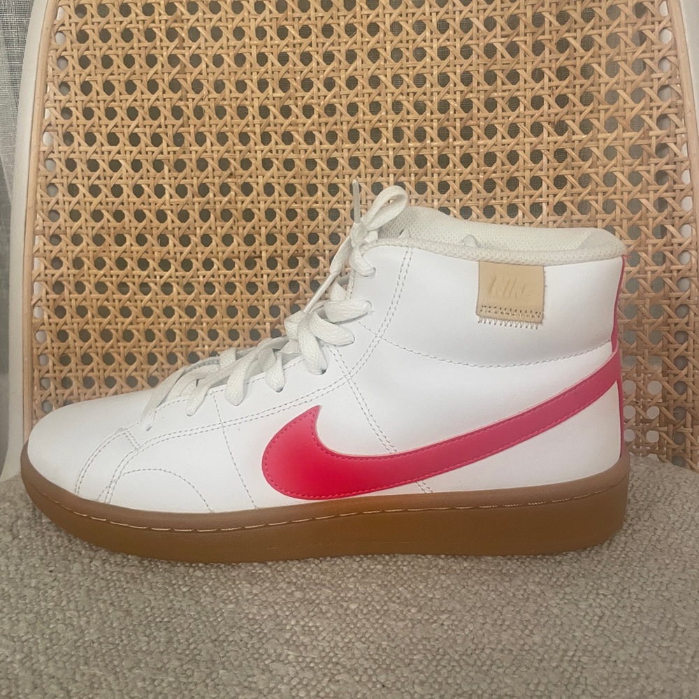 NWOT Nike Court Royale 2 Mid C21725101 White Red Sneakers - Picture 5 of 10